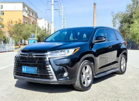 Toyota Highlander 2018 — фото 1