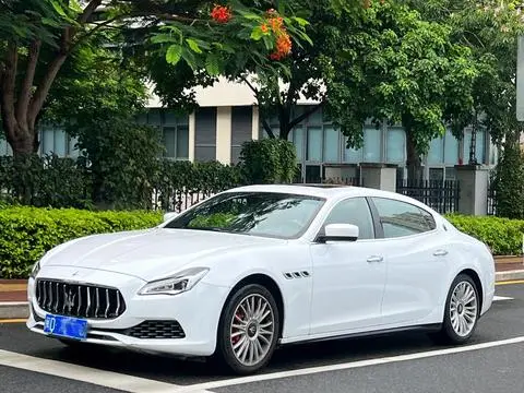 Maserati Quattroporte 2013