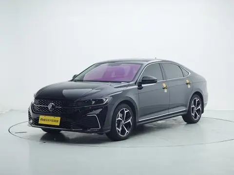 Volkswagen Passat 2025