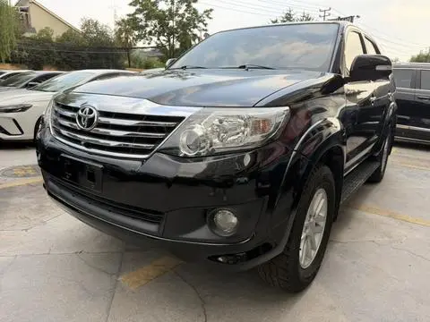 Toyota Fortuner 2015