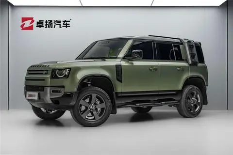 Land Rover 卫士 2023 — фото 1