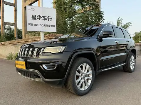 Jeep 大切诺基 2017 — фото 1