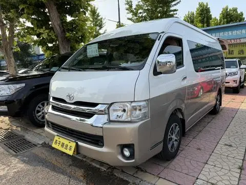 Toyota Hiace 2011