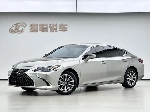 Lexus ES 2021