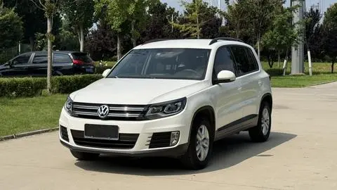 Volkswagen Tiguan 2015 — фото 1