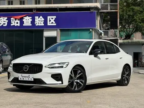 Volvo S60 2024