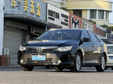 Toyota Camry 2016 — фото 1