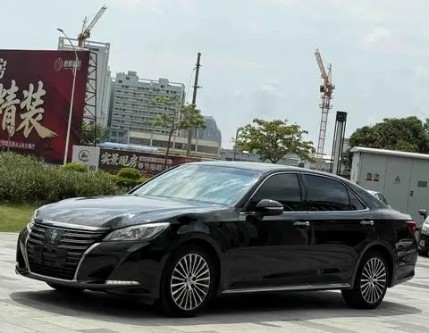 Toyota Crown 2018