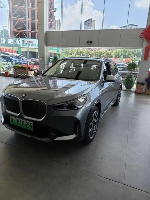 BMW iX1 2023