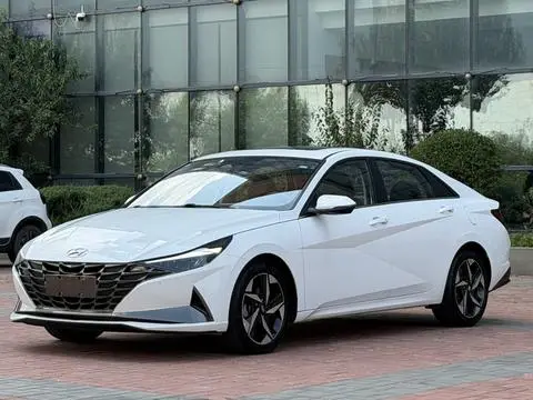 Hyundai Elantra 2022 — фото 1