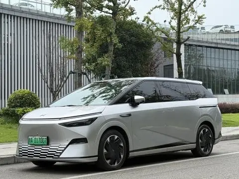 XPeng 小鹏X9 2024
