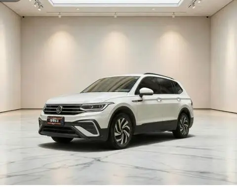 Volkswagen Tiguan L 2022 — фото 1