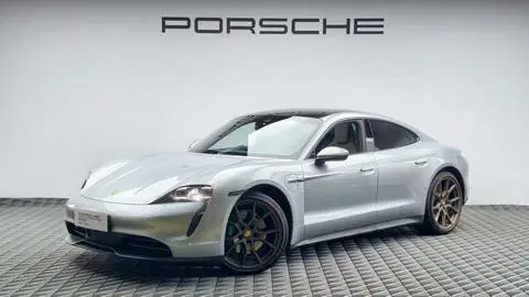 Porsche Taycan 2022