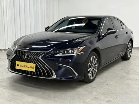 Lexus ES 2022