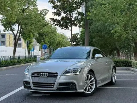 Audi TT 2013 — фото 1