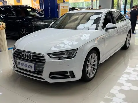 Audi A4L 2018 — фото 1
