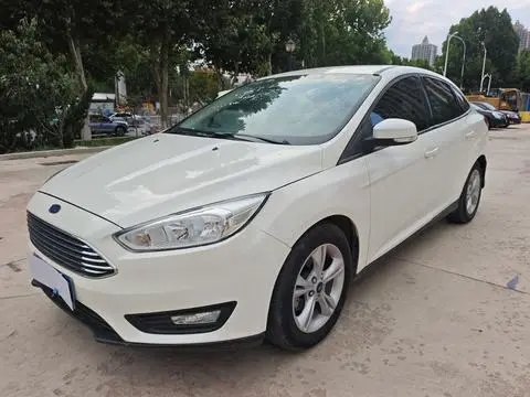 Ford Focus 2017 — фото 1