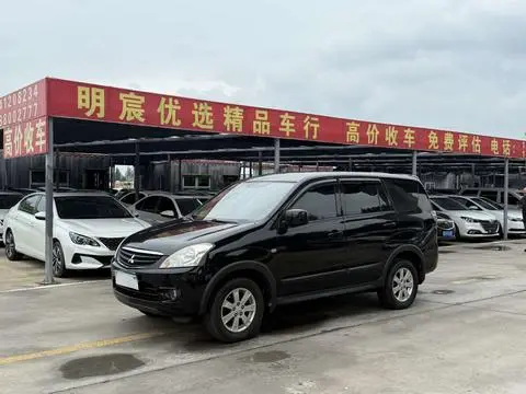 Mitsubishi 君阁 2011