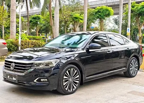 Volkswagen Passat 2019 — фото 1