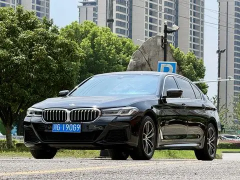 BMW 5 Series 2021 — фото 1