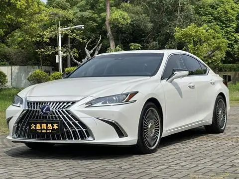 Lexus ES 2020