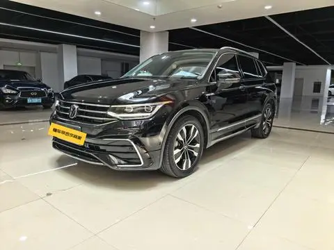 Volkswagen Tiguan L 2023 — фото 1