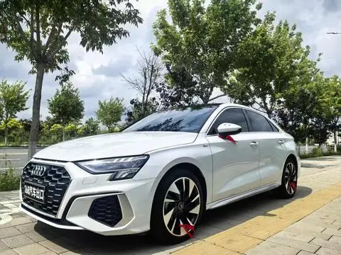 Audi A3 2023 — фото 1