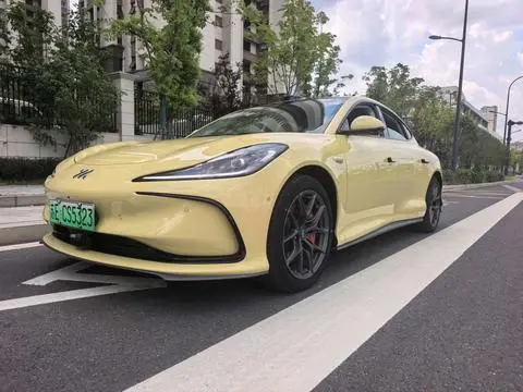 IM Motors 智己L6 2024