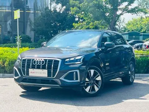 Audi Q2L 2024
