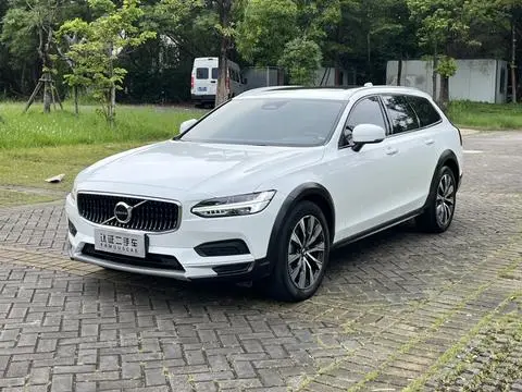 Volvo V90 2022
