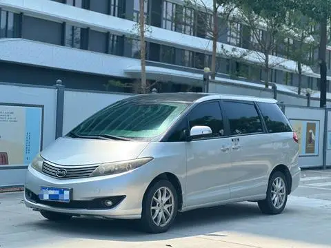 BYD M6 2011