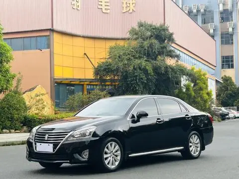 Toyota Crown 2012