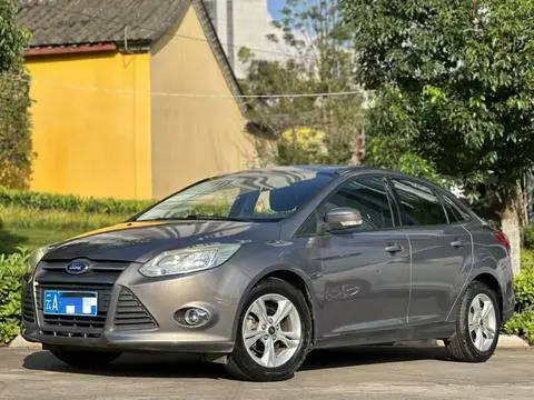 Ford Focus 2012 — фото 1