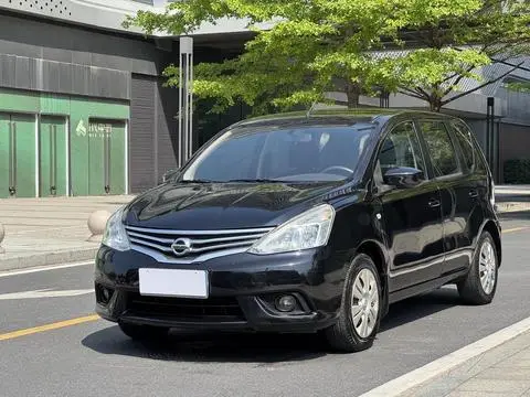 Nissan 骊威 2013