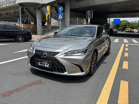 Lexus ES 2022