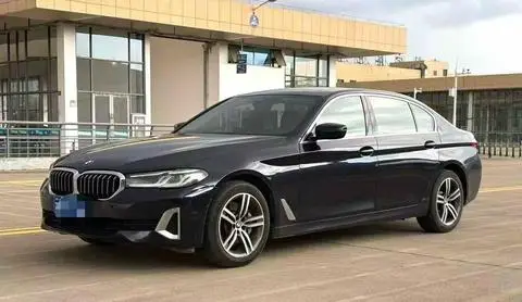 BMW 5 Series 2022 — фото 1