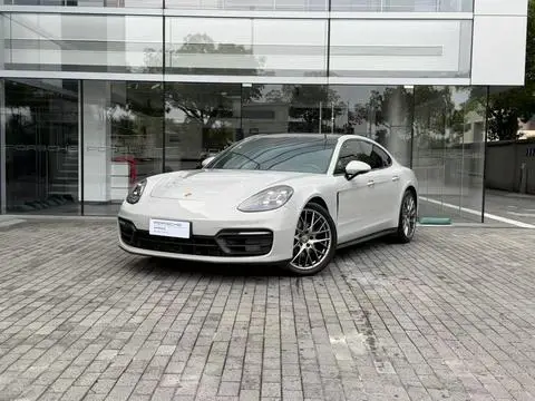 Porsche Panamera 2023
