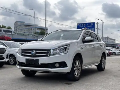 Venucia T70 2015