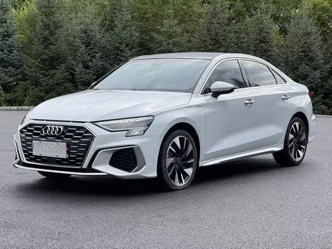 Audi A3 2023 — фото 1
