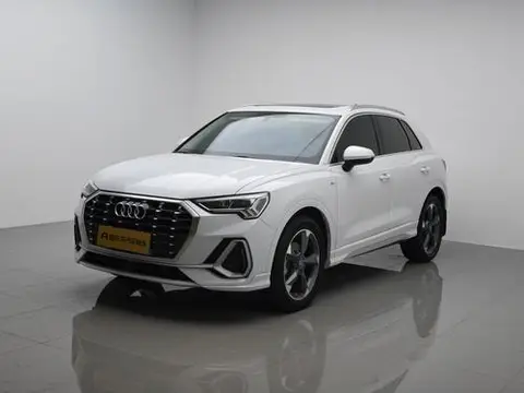 Audi Q3 2019 — фото 1