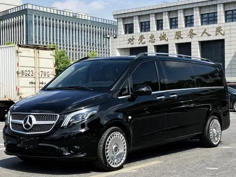 Mercedes-Benz 威霆 2023