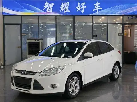 Ford Focus 2012 — фото 1