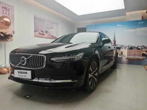 Volvo S90 2025