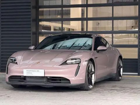 Porsche Taycan 2022