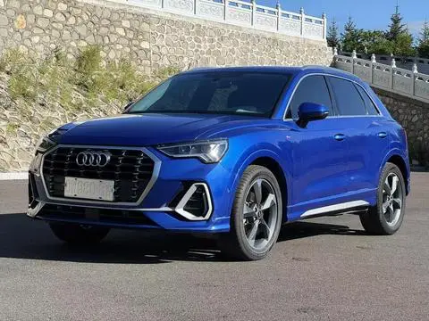Audi Q3 2021 — фото 1