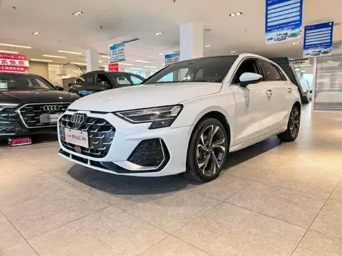 Audi A3 2025 — фото 1