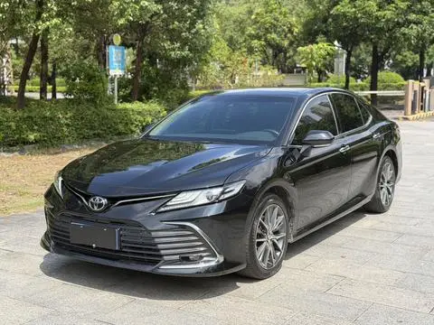 Toyota Camry 2021 — фото 1
