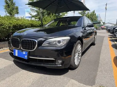 BMW 7 Series 2011 — фото 1