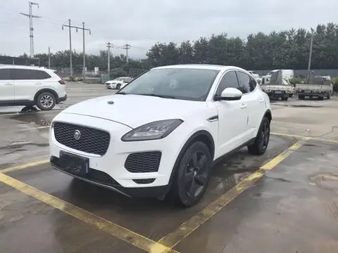 Jaguar E-PACE 2018 — фото 1