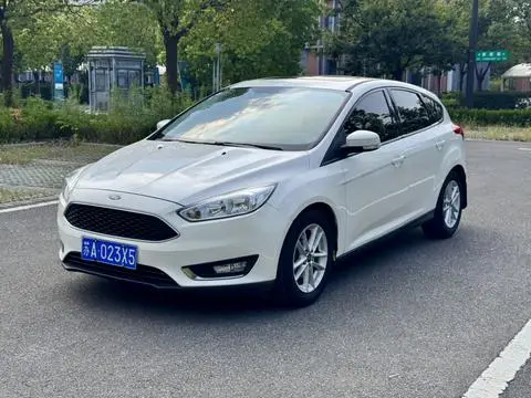 Ford Focus 2015 — фото 1